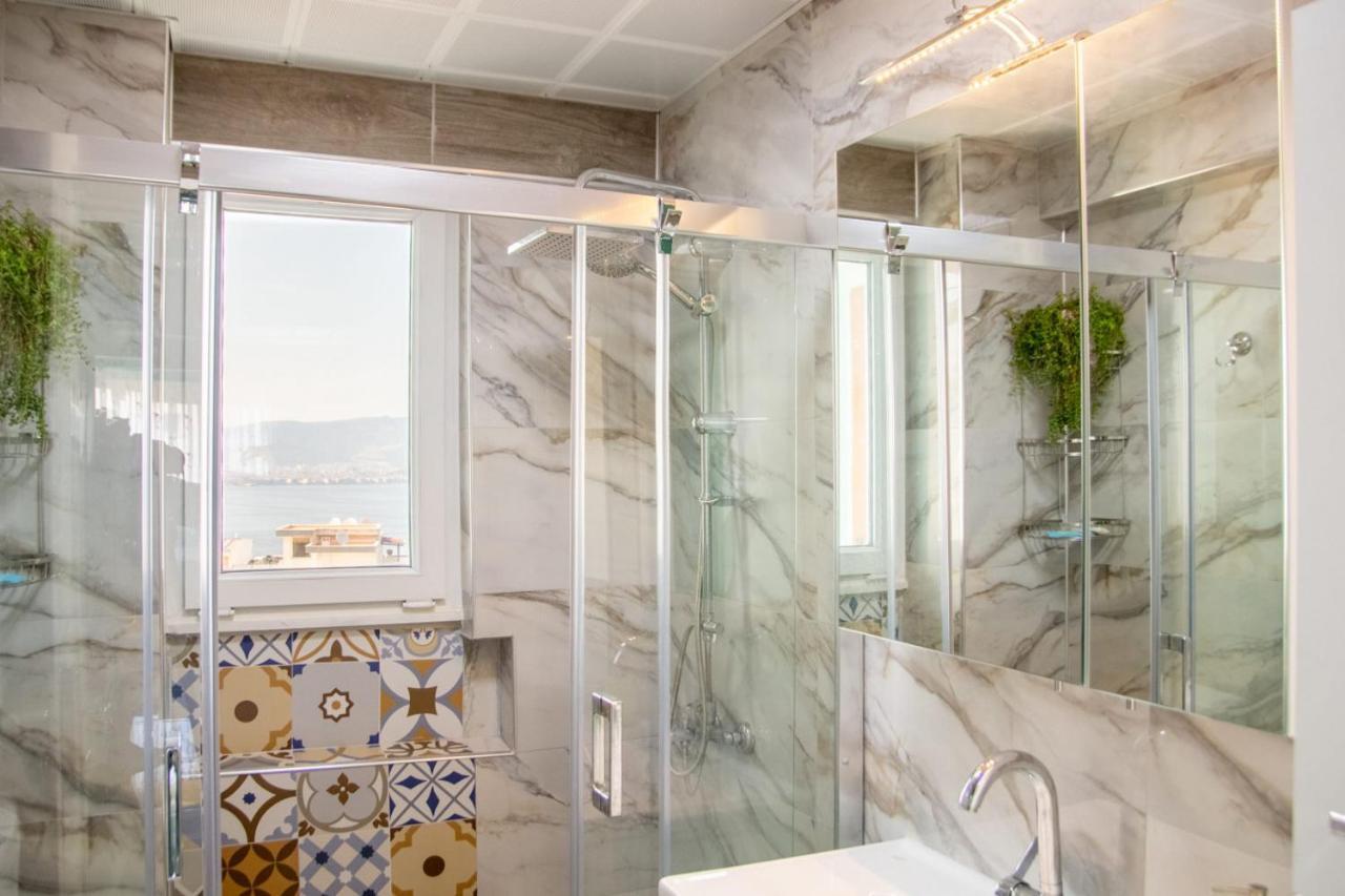 Flat With Great View And Central Location In Konak Izmir Exteriör bild