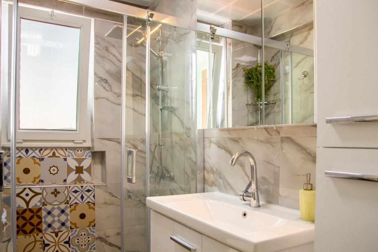 Flat With Great View And Central Location In Konak Izmir Exteriör bild
